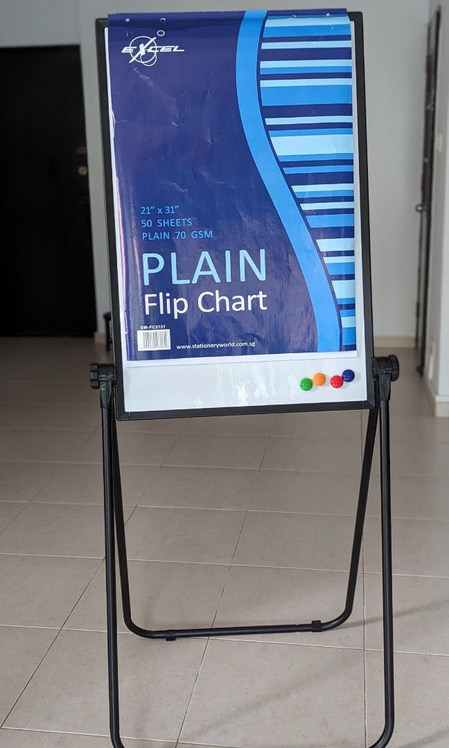 Flip chart stand, flip chart paper and eraser, Hobbies & Toys