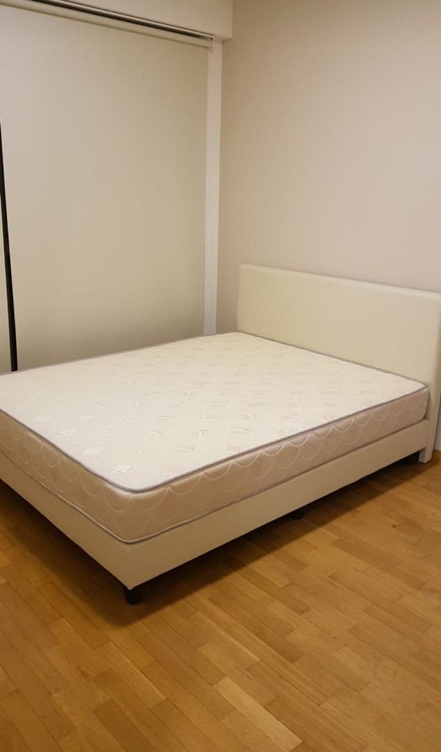 Queen size bed store frame pickup today