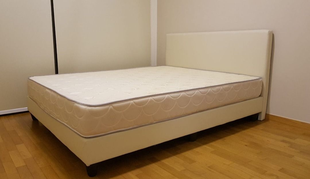 Queen bed outlet frame pickup today