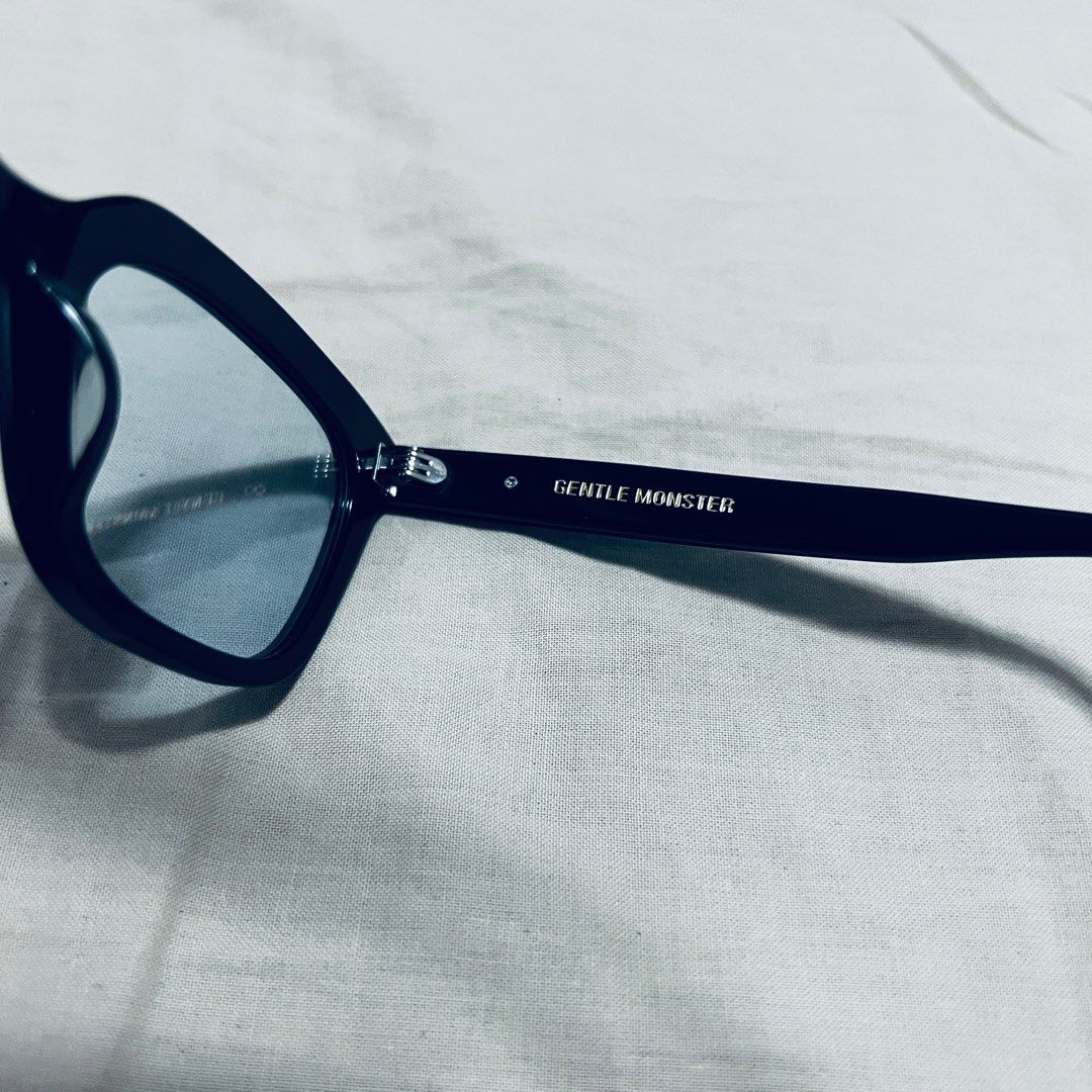 Gentle Monster 藍藍色藍色鏡片GM 墨鏡Musee 01 太陽眼鏡眼鏡黑全黑23