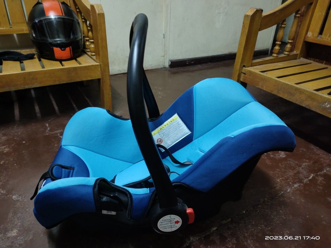 Giant Carrier, Zoe car seat, Babies & Kids, Going Out, Car Seats on