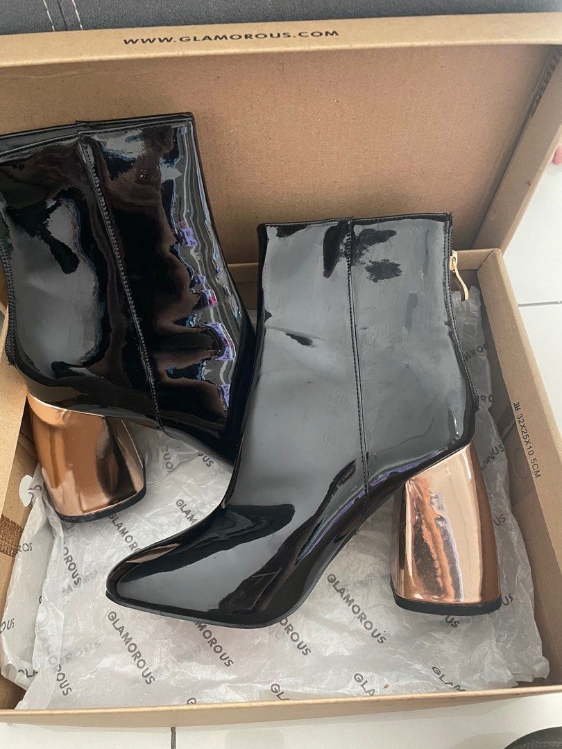 Black boots best sale with rose gold