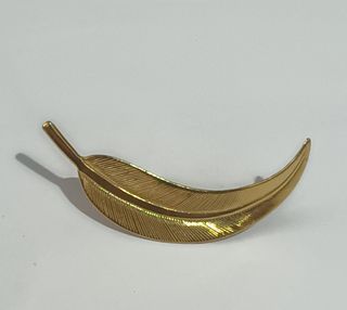 Vintage Gold Tone Curved Feather Long Leaf Pin Brooch