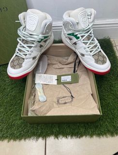 Gucci Mane sneakers size 9)