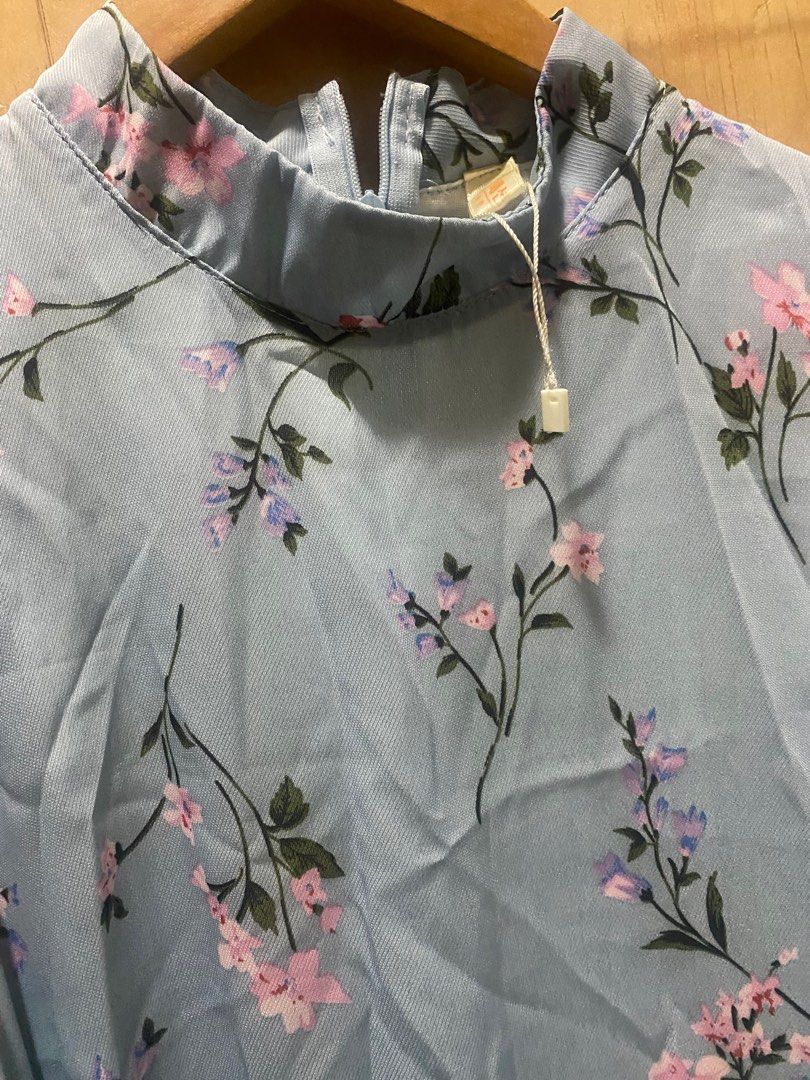 Haltered BKK mini dress (Category: Dresses) located in Quezon City. Submitted by peachyps (Listing ID 1239384053, Image 2). Description: Dainty mini dress with floral detail. Could fit XS to semi- medium frame..