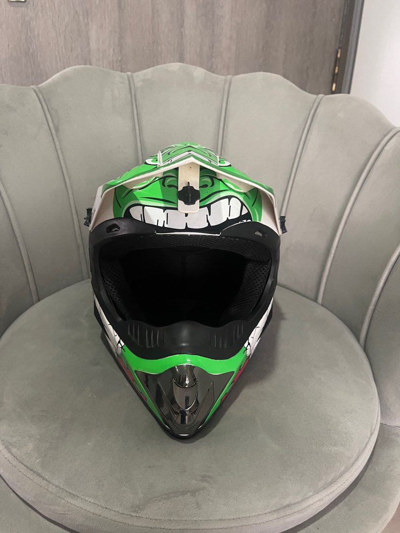 Incredible hulk outlet bike helmet