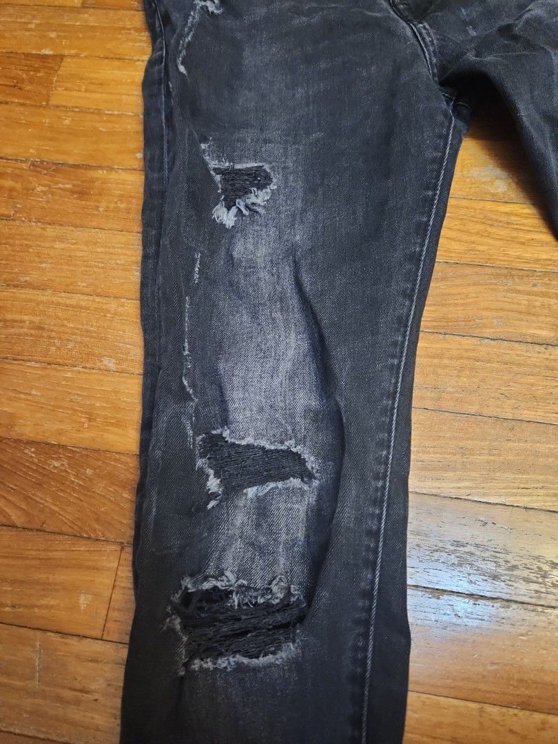 Black distressed clearance jeans h&m