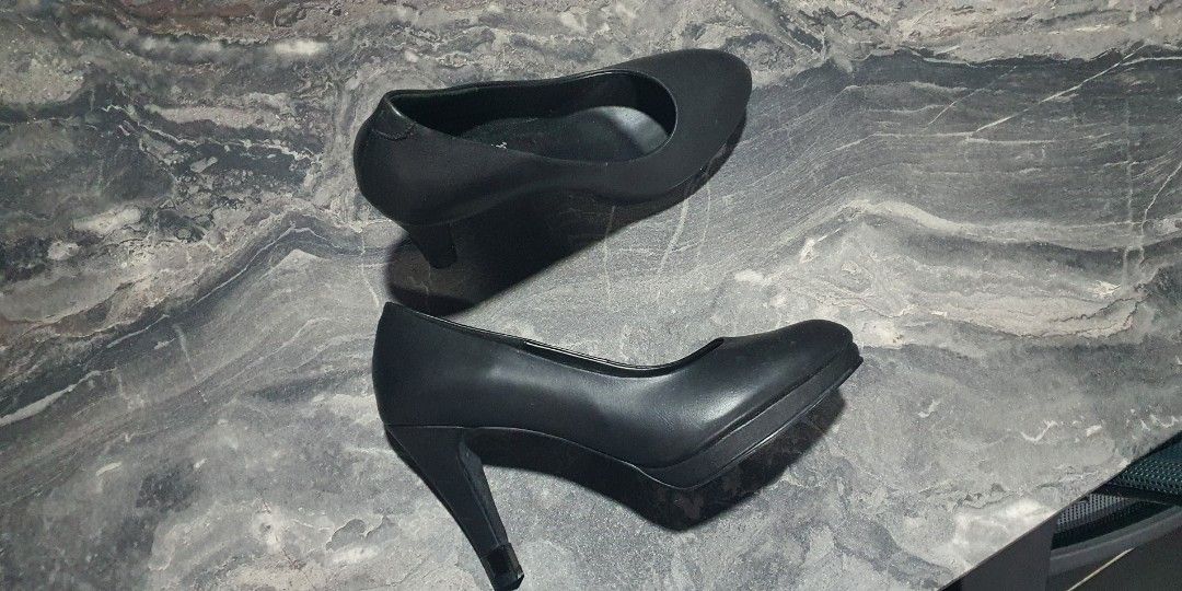 Buy Hush Puppies Women Brown Solid Leather Pumps - Heels for Women 13981514  | Myntra