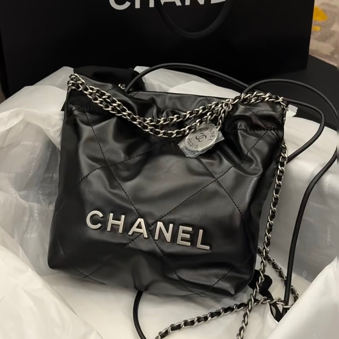 INSTOCK! 23A Chanel mini 22 bag in black SHW, Women's Fashion