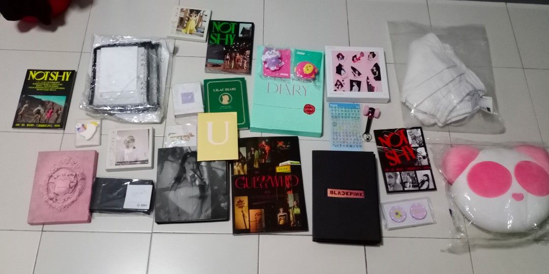 kpop merchandise collection, Hobbies & Toys, Memorabilia & Collectibles