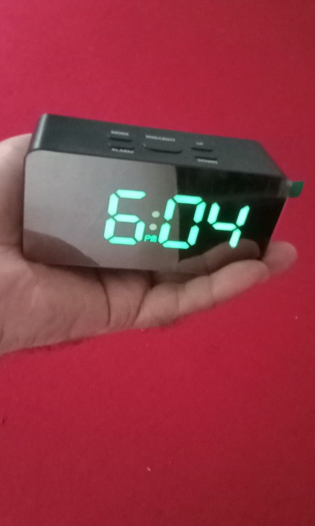 Led mirror clock (Category: Clocks) located in Taytay. Submitted by joselaquino (Listing ID 1239444985, Image 1). Description: brandnew led mirror clock ac/dc.