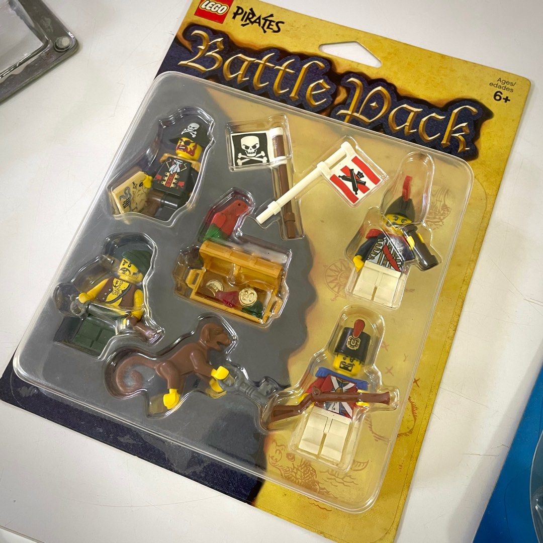 Lego Kingdoms 852922 Dragon knights battle pack 852921 Red Lion knights battle pack 852747 Pirates battle pack City 850617 Police 850618 Fire