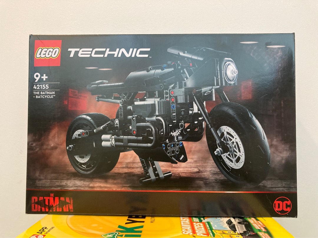 LEGO Technic 42155 Batman – The Batcycle review and gallery