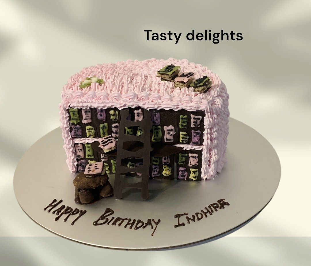Rhyme Time Library Cake – Beautiful Birthday Cakes