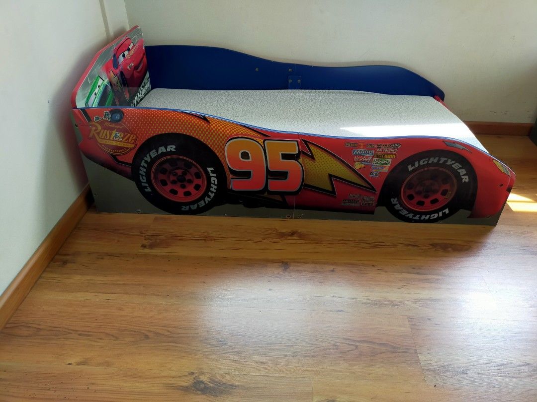 Lightning mcqueen kids bed top