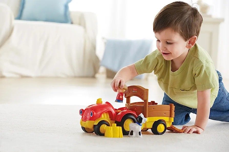 LITTLE PEOPLE TRACTOR, Babies &amp; Kids, Infant Playtime on Carousell