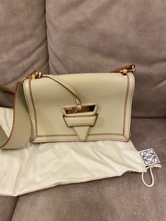 barcelona shoulder bag loewe bag light oat, Second Hand Chanel Gabrielle  Bags