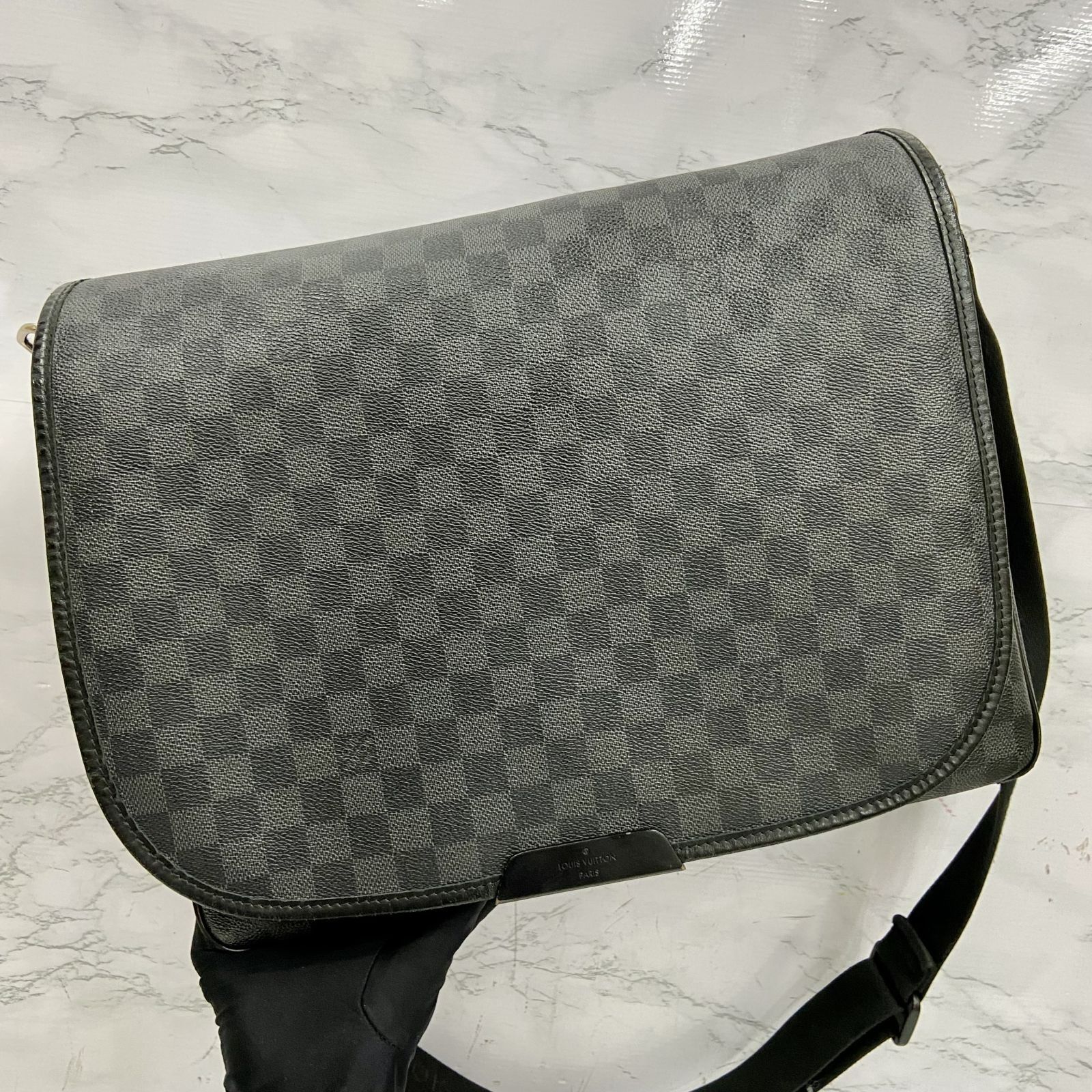 Almost Brand New LV Damier Graphite Daniel GM Messenger, Luxury, Bags &  Wallets on Carousell