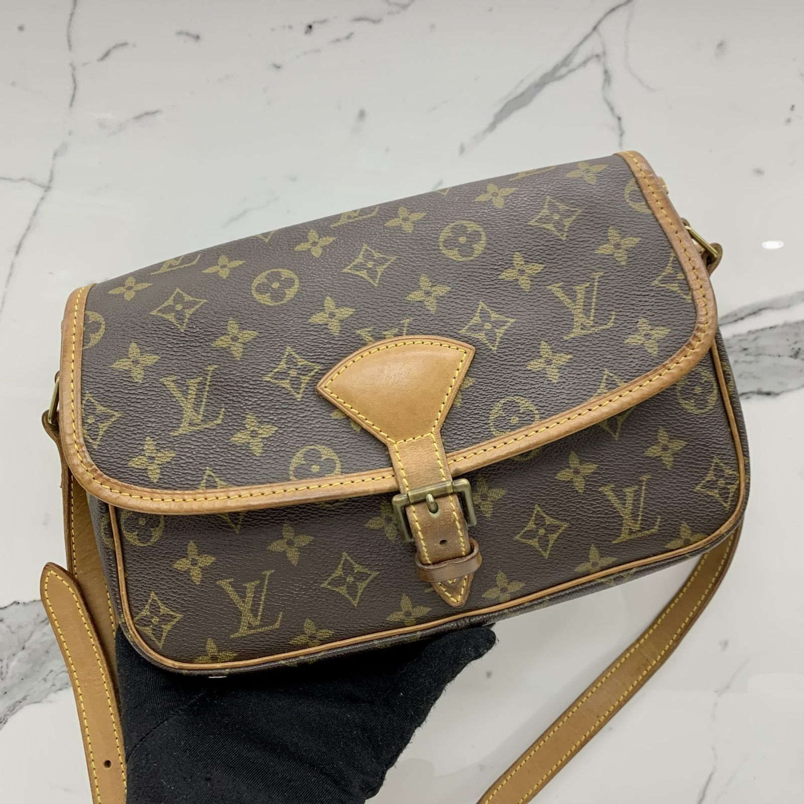 LOUIS VUITTON Monogram Canvas Sologne Bag, Luxury, Bags & Wallets on  Carousell
