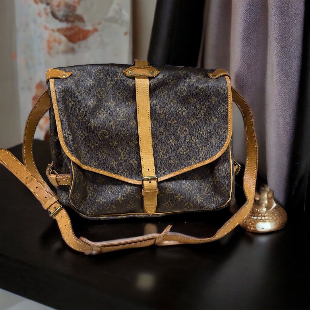 Louis Vuitton Saumur 25, Luxury, Bags & Wallets on Carousell