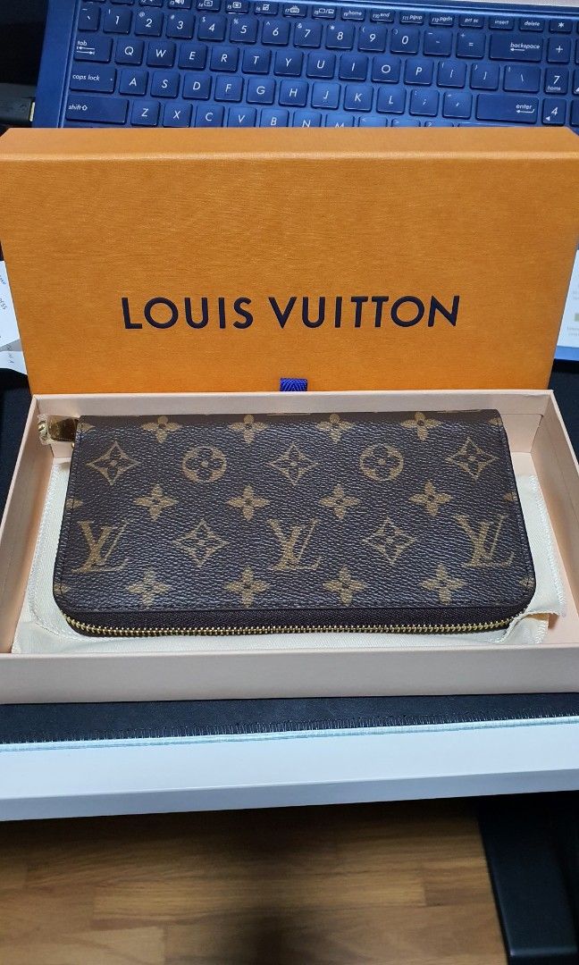 Louis Vuitton - Zippy and Clemence Wallets Compared - Gin & Pretzels