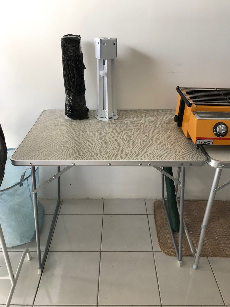 Meja lipat Decathlon, Furniture & Home Living, Furniture, Tables & Sets