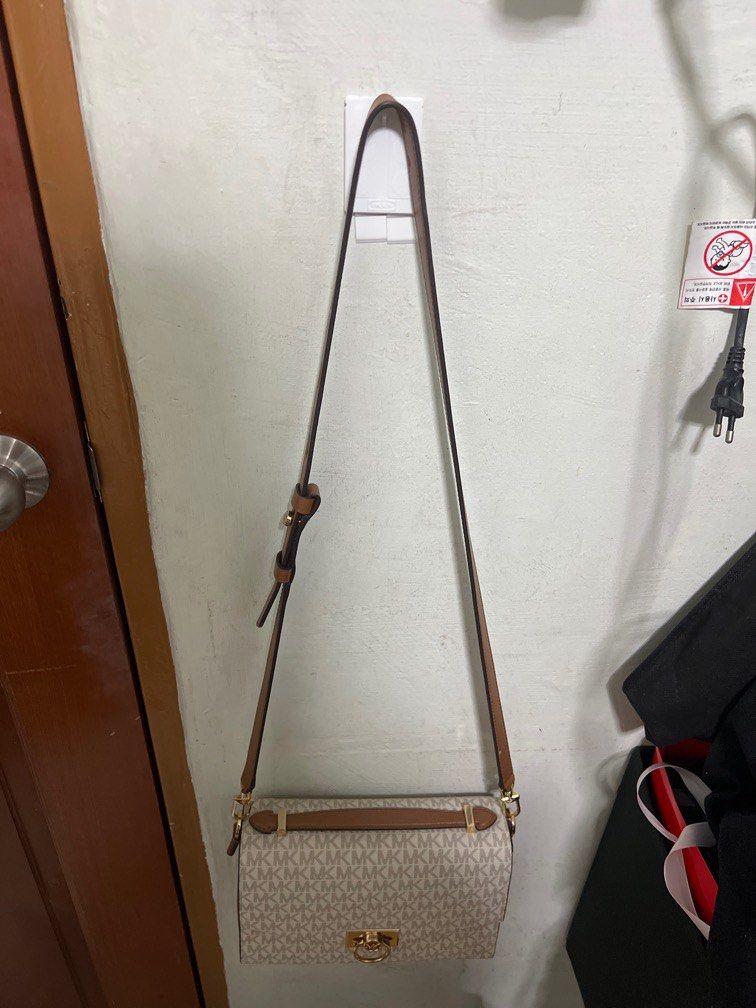 Hendrix medium logo messenger bag online