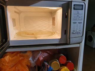 Microwave moving out sale