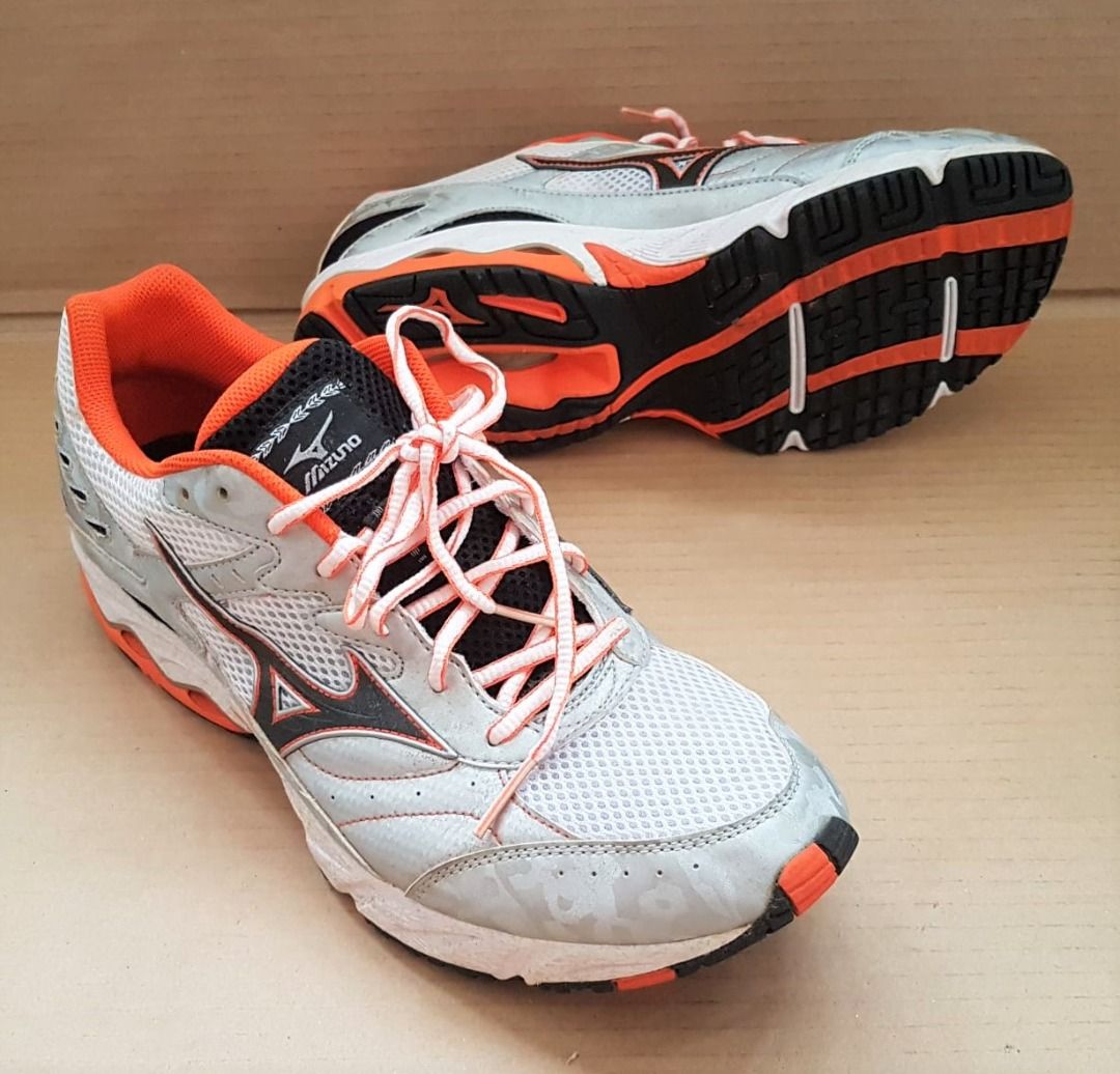 Mizuno limited edition running shoes 2025