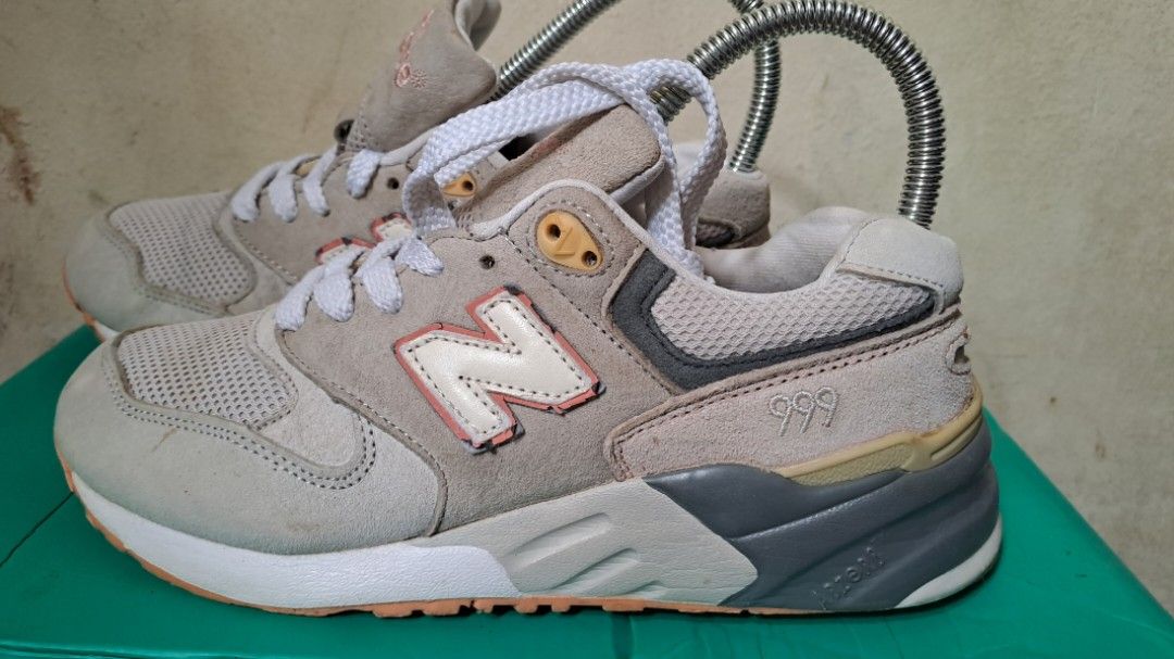 New Balance 999