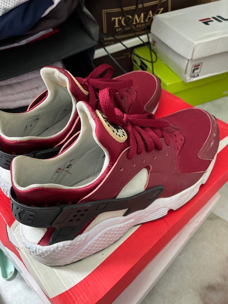 Nike Air Huarache Men s Fashion Footwear Sneakers on Carousell