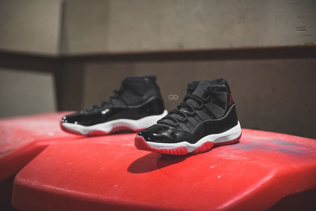 Nike air jordan best sale 11 retro black red