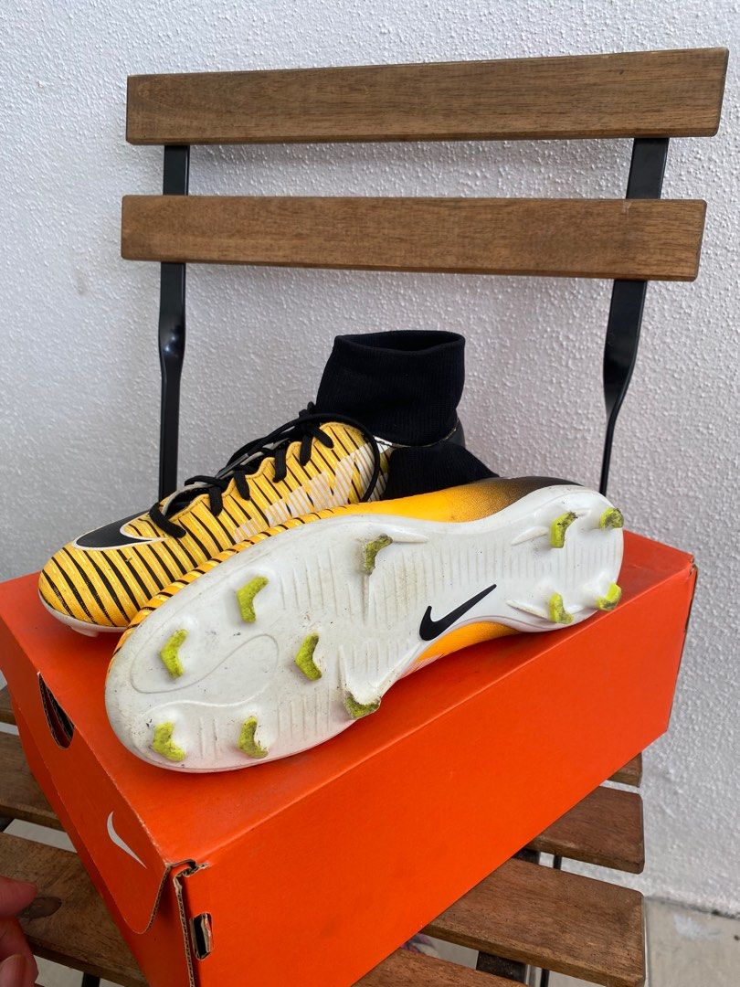Nike mercurial football shoes