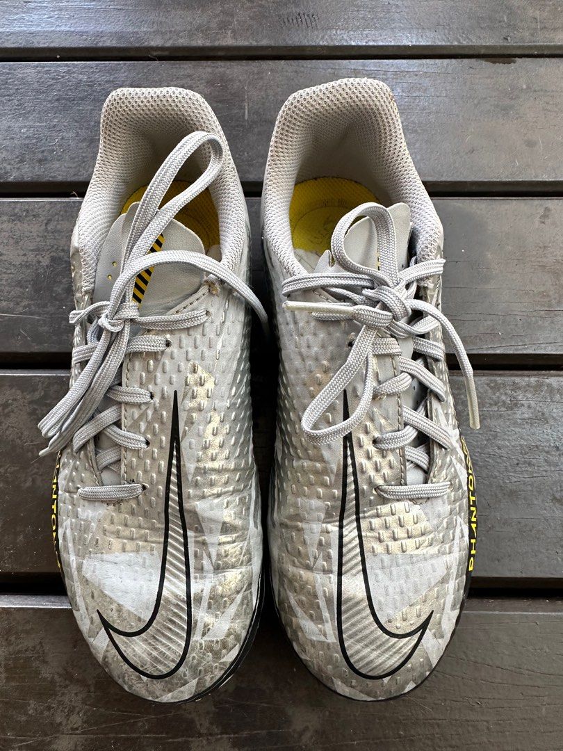 Kids nike phantom football boots hot sale