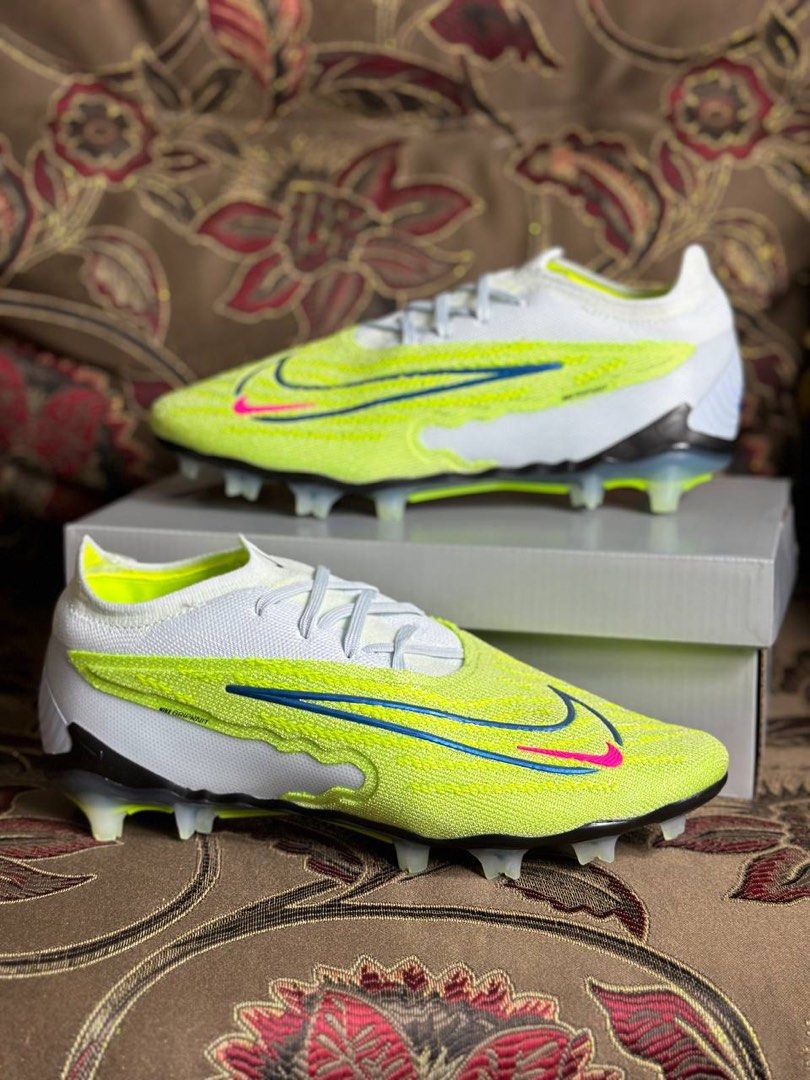 Kasut bola nike phantom shop