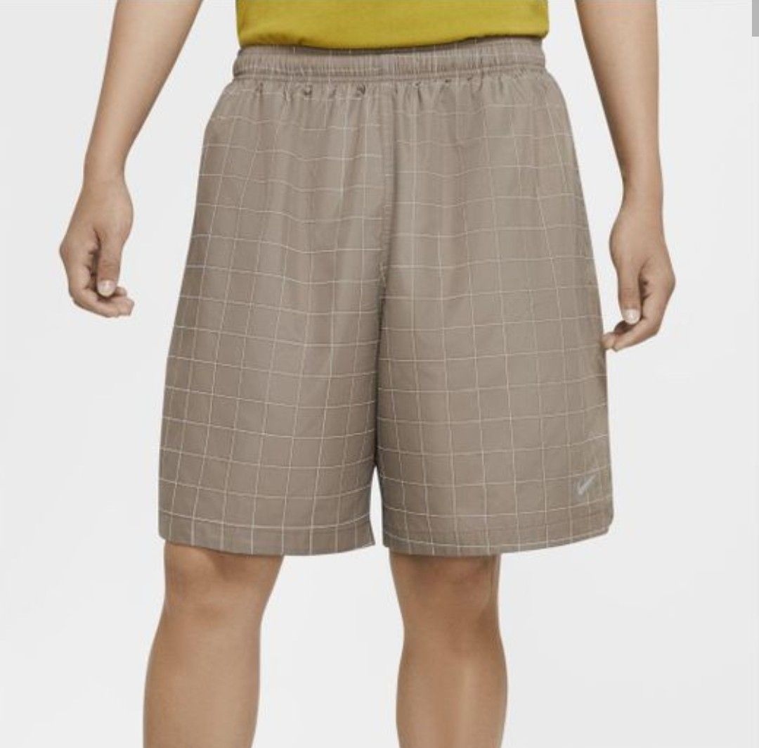Nikelab shop flash short