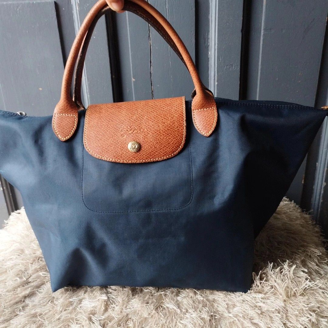 Longchamp Le Pliage Navy Original Size M Long Handle, Luxury, Bags &  Wallets on Carousell