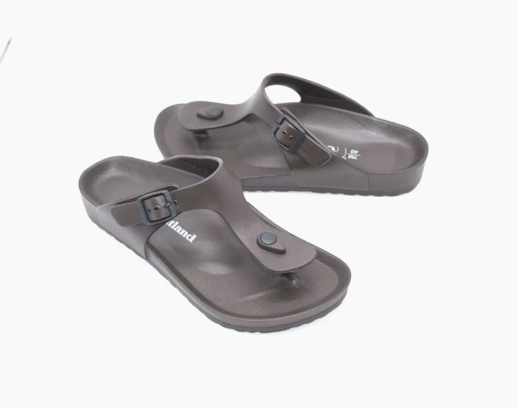 Outland Utah flip flops (Category: Slippers & Slides) located in San Pedro. Submitted by andr39 (Listing ID 1239417086, Image 1). Description: Original Outland Utah flip flops for men. Lightweight and comfortable insole. Color: brown Size: 10-43 (10.6 inches) (27 cm) Bought it at the mall for 1,500. MoP: BPI/BDO/Gcash 📍Location: San Pedro City, Laguna ❗️No pictures when worn ❗️ Color may vary from actual item due to phone settings or lighting.