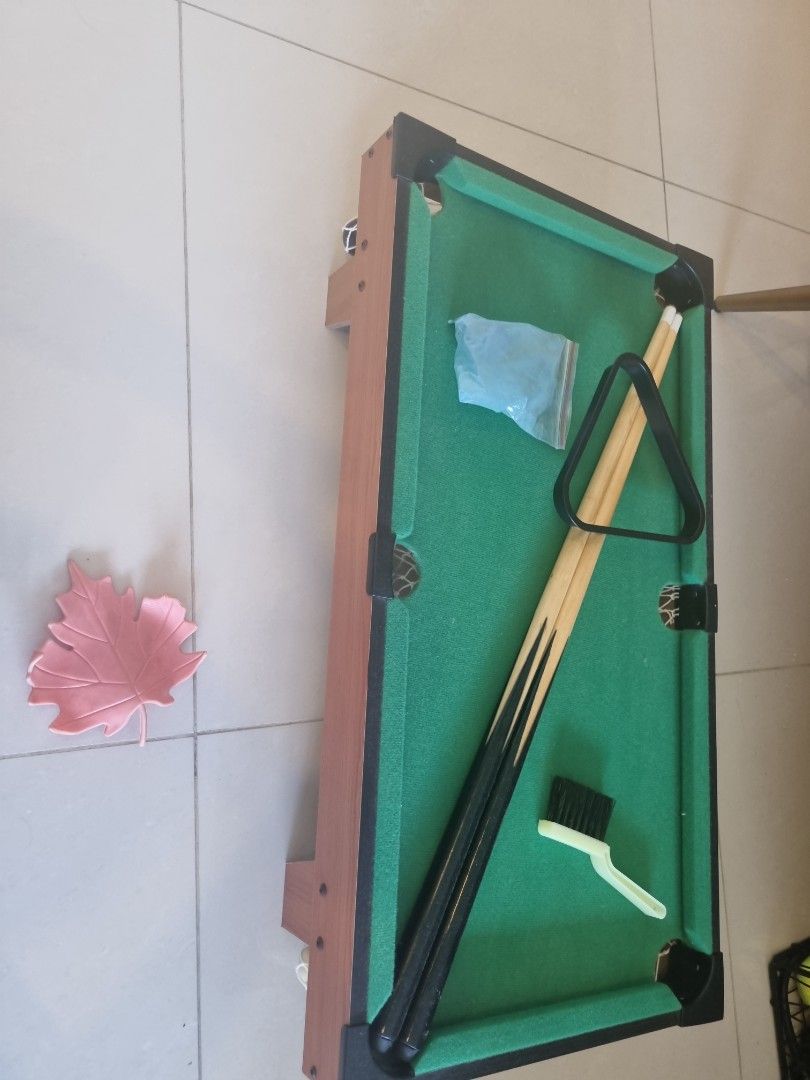 Pool table (Category: Other Sports Equipment and Supplies) located in Singapore. Submitted by juliachiu0203 (Listing ID 1239384086, Image 1). Description: I have no idea why I have this able to nego.