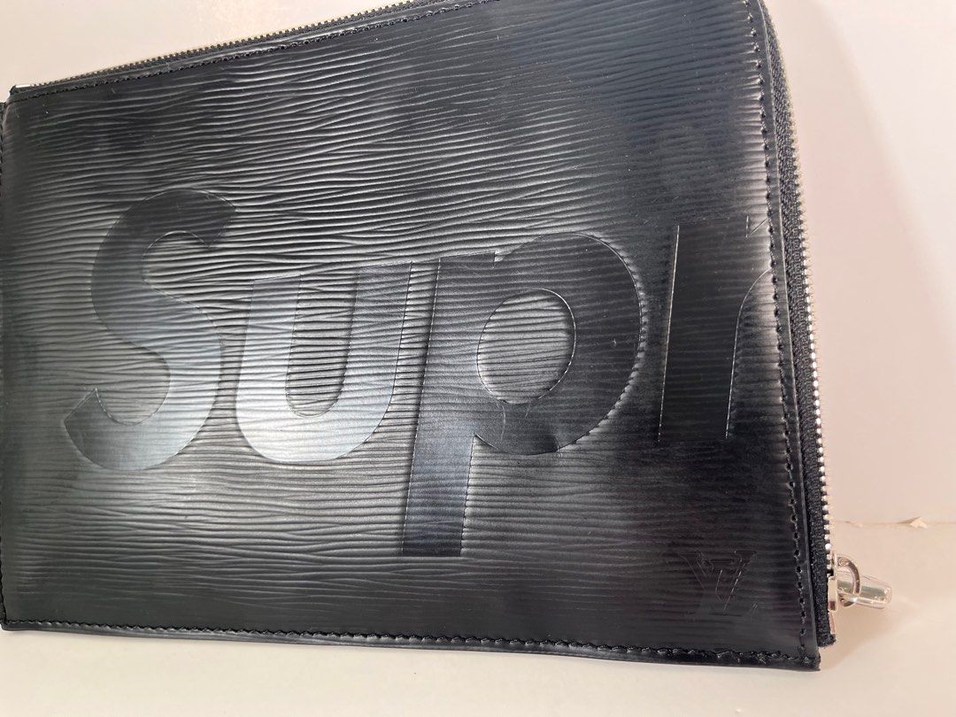 StockX on X: Louis Vuitton x Supreme Slender Wallet Epi available here:    / X