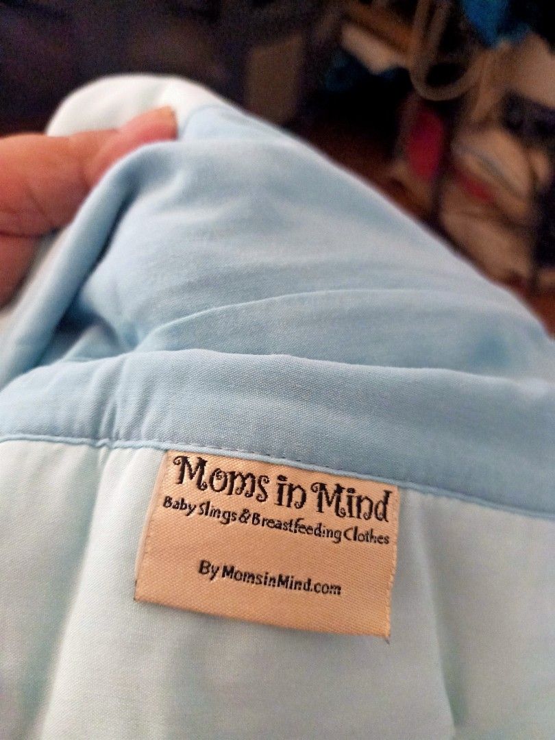 Preloved Moms in Mind Baby sling Babies Kids Going Out