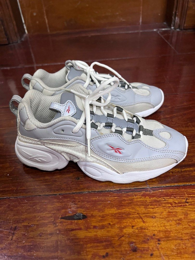 Reebok in white and grey (Category: Sneakers) located in Manila. Submitted by clothesflip (Listing ID 1239386445, Image 2). Description: Reebok Electro 3D in white and grey.