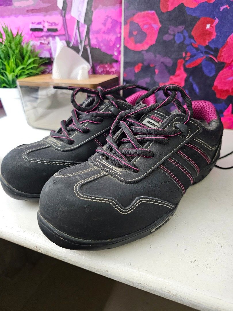 Safety Jogger Ceres (Category: Shoe inserts) located in Pasay City. Submitted by mege21 (Listing ID 1239422424, Image 1). Description: Used Safety Jogger Ceres P500 only negotiable RFS: Decluttering Payment Methods Gcash BDO bank transfer Metrobank bank transfer Location Pasay City Brgy 201 near Merville, Parañaque Available for delivery Shipping fee to be shouldered by the buyer..