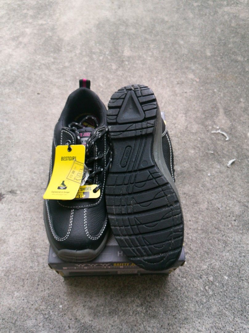 Safety Jogger (heavy duty), Women's Fashion, Footwear, Boots on Carousell