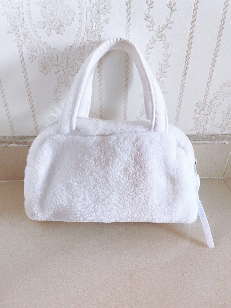 SALE BN White Pink Fur Bag Women s Fashion Bags Wallets Tote