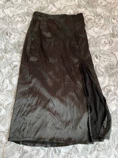 Silk with slit skirt