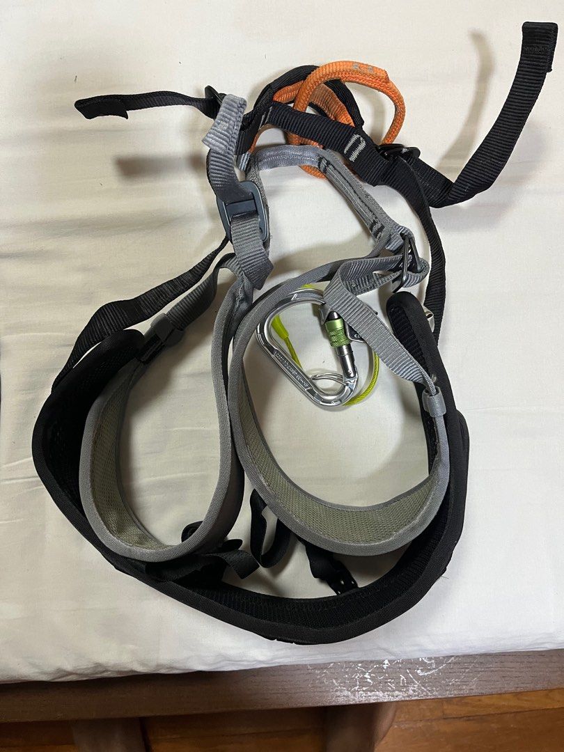 Simond Rock Climbing Harness, Sports Equipment, Other Sports Equipment