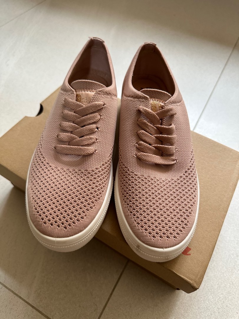 Skechers air cooled memory foam review top