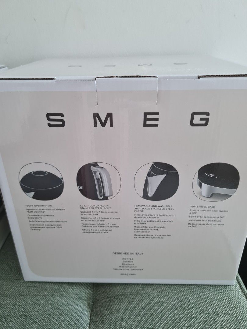 Smeg toaster and kettle set with warranty, TV & Home Appliances