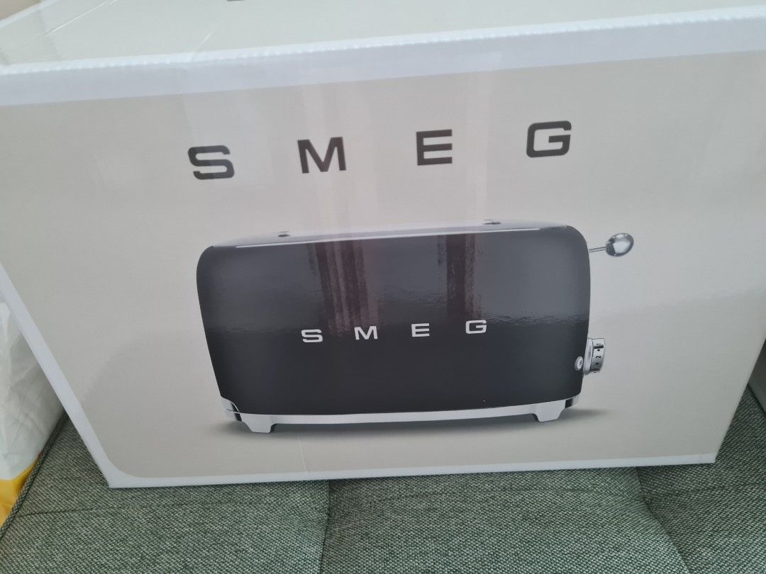 Smeg toaster and kettle set with warranty, TV & Home Appliances